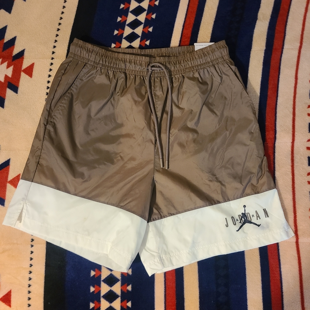 Jordan essential shorts men's medium